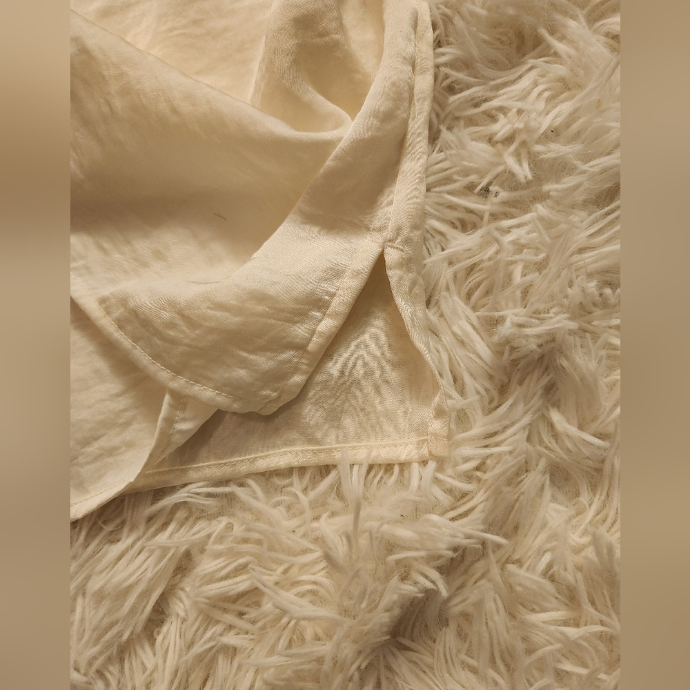 Chico's Ivory Sheer Flutter Sleeve Blouse Size 3  XL With Lining - Picture 5 of 8